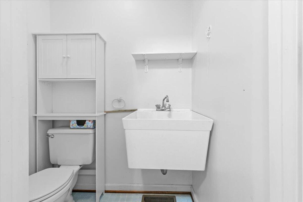 1297 Flowing Spring RD - Photo 10