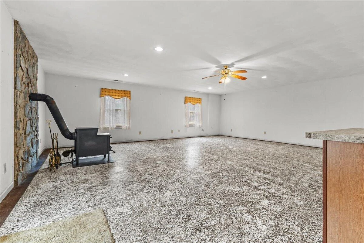 1297 Flowing Spring RD - Photo 27
