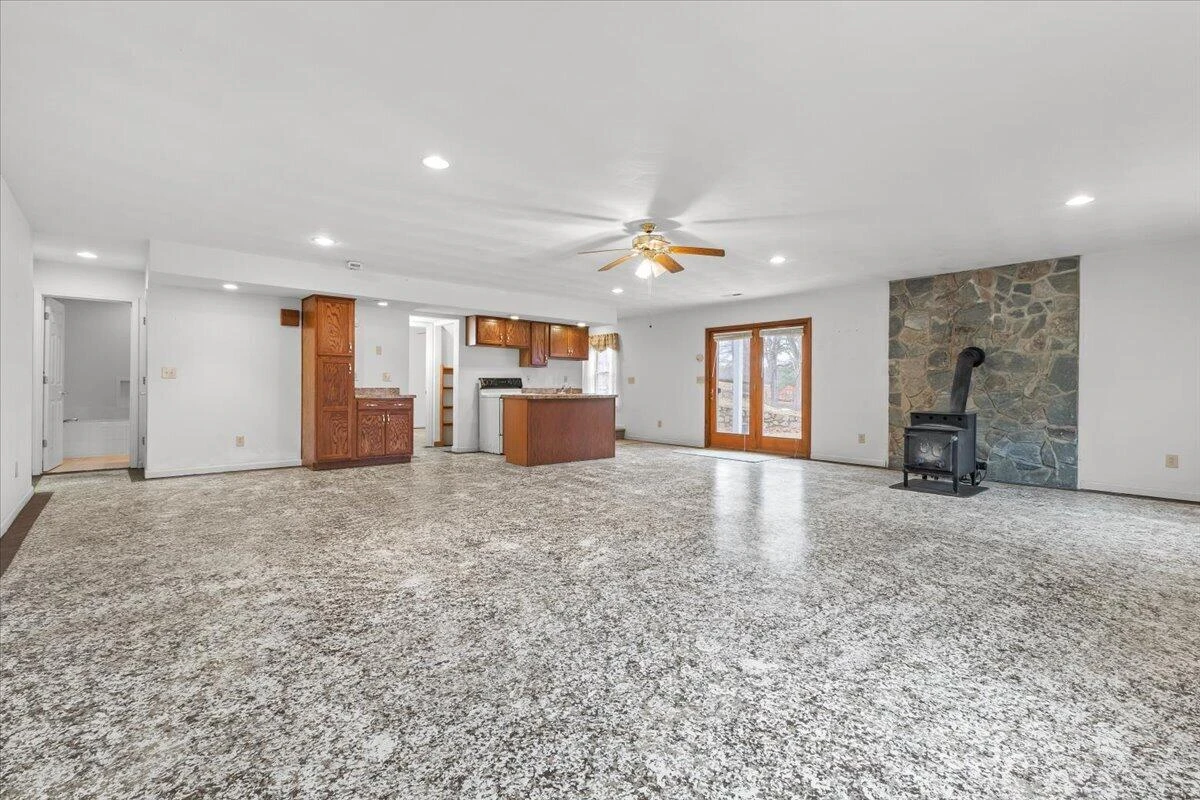 1297 Flowing Spring RD - Photo 28