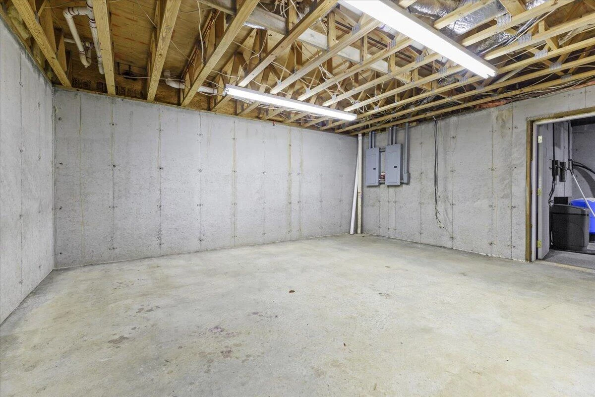 1297 Flowing Spring RD - Photo 34
