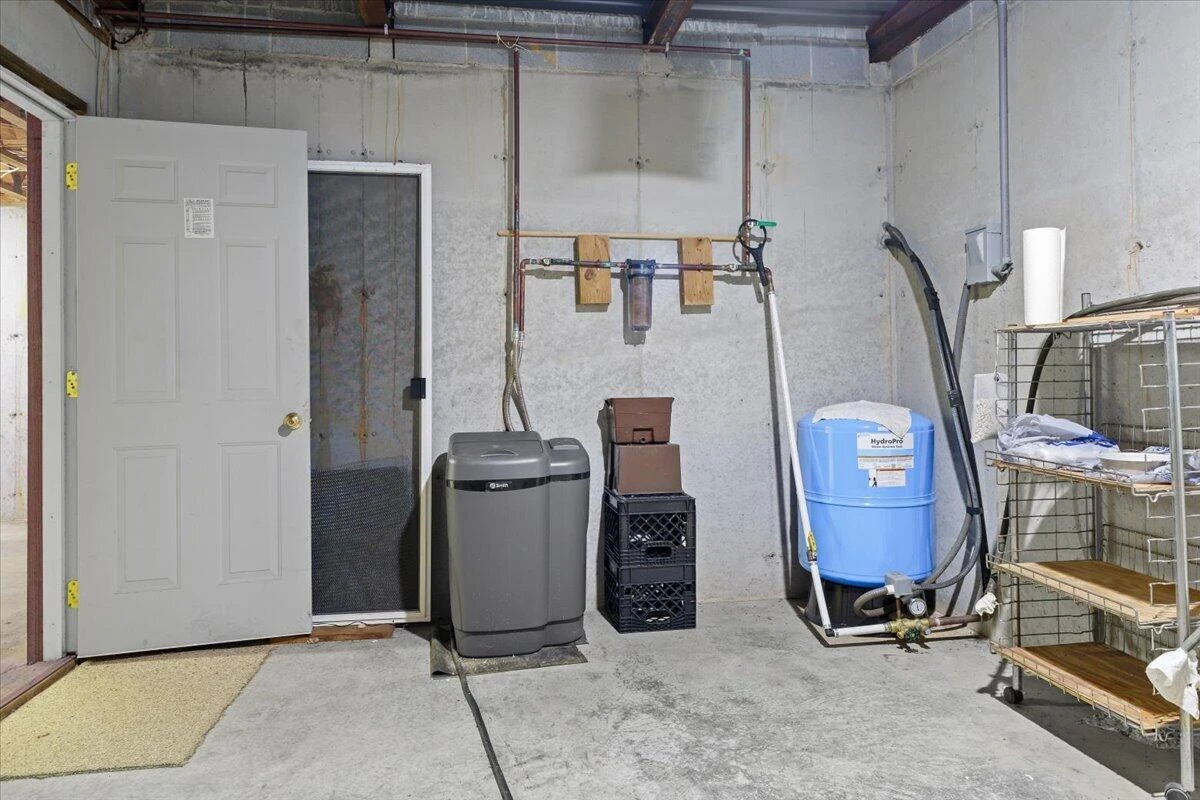 1297 Flowing Spring RD - Photo 35