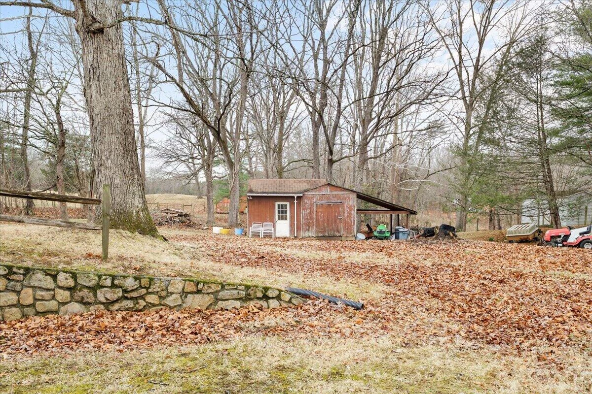 1297 Flowing Spring RD - Photo 39
