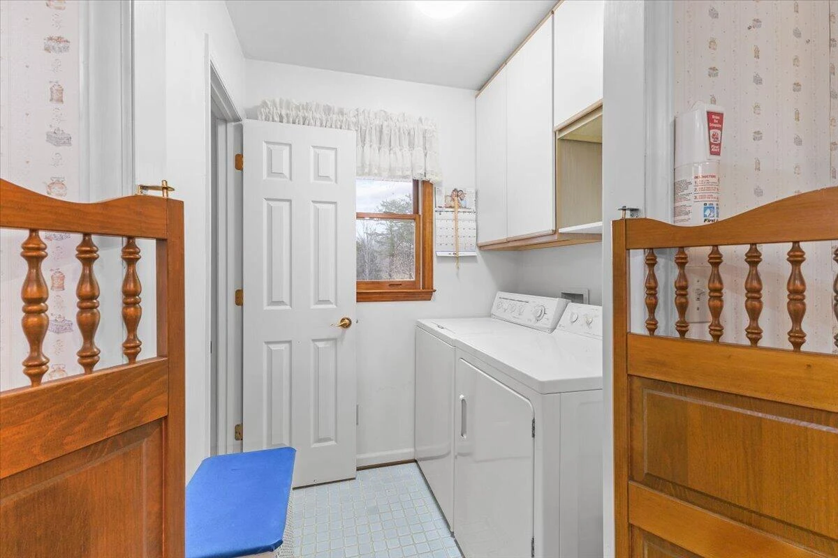 1297 Flowing Spring RD - Photo 9