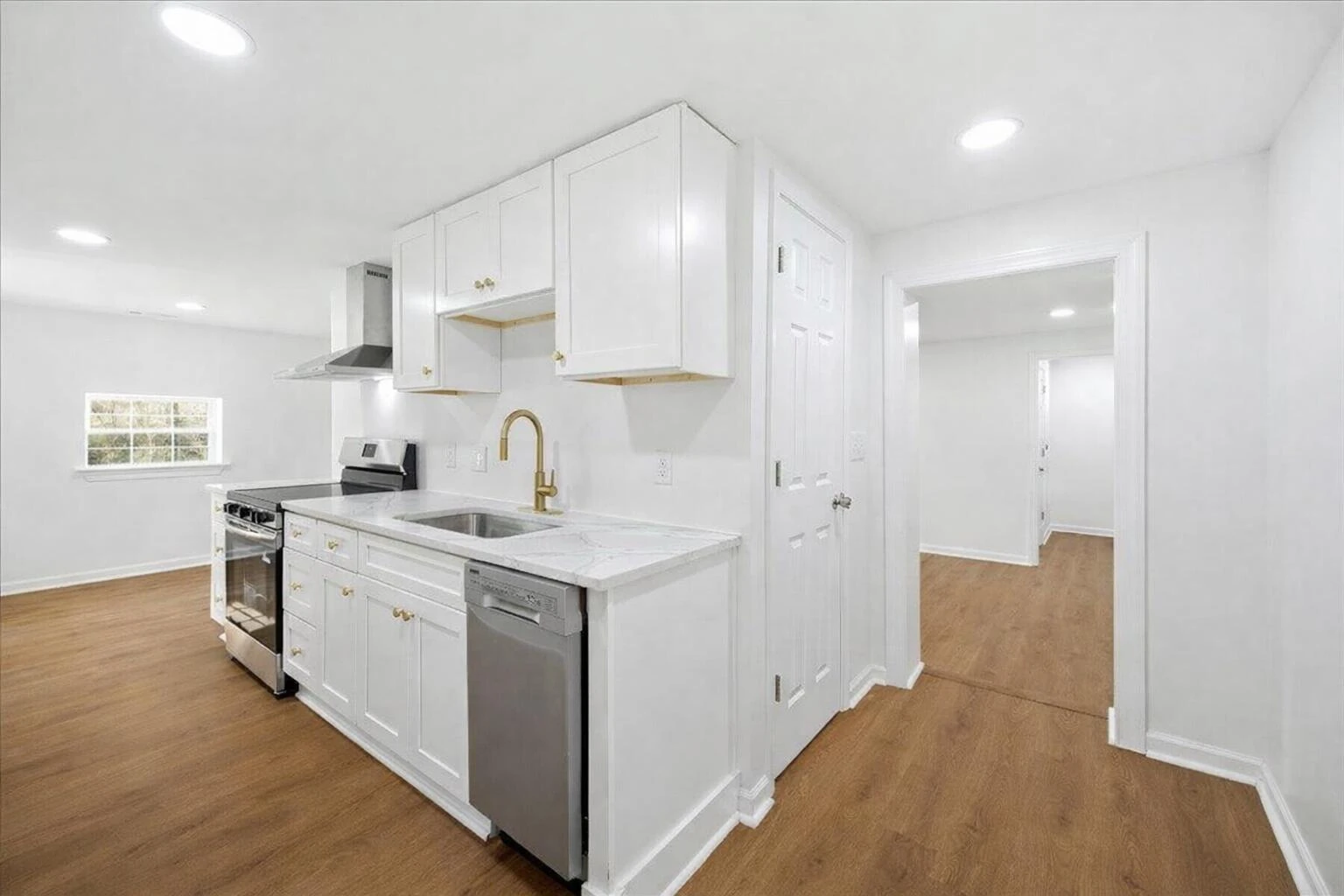 7202 Merriman RD - Photo 18