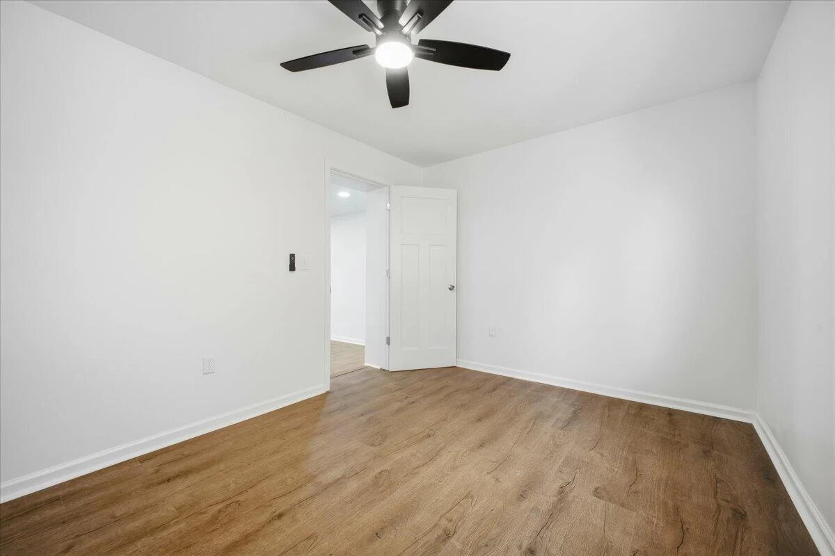 7202 Merriman RD - Photo 32