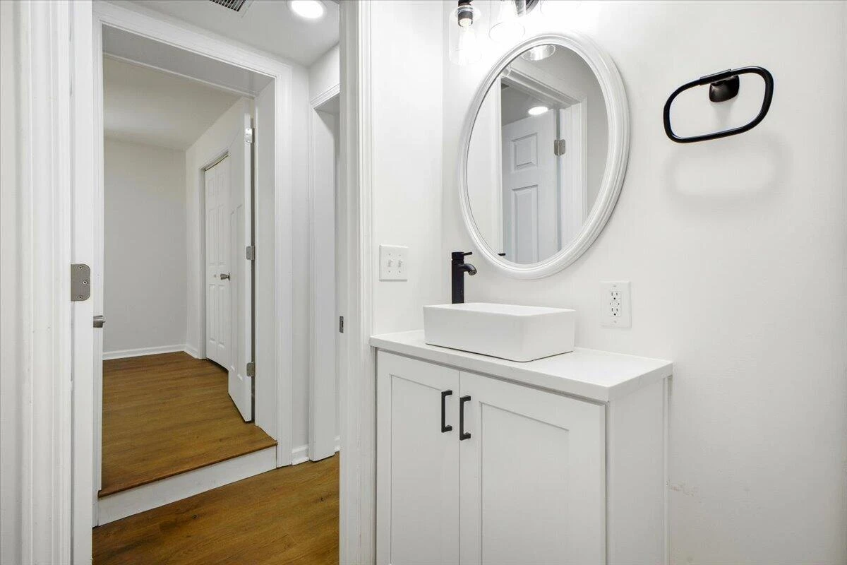 7202 Merriman RD - Photo 37