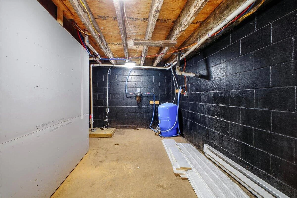 7202 Merriman RD - Photo 38