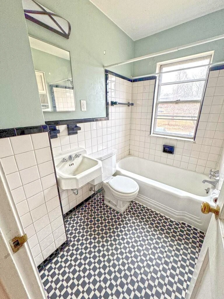 1811 Windsor AVE - Photo 13