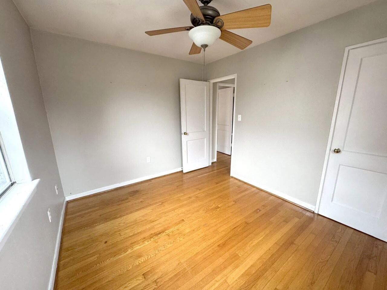 1811 Windsor AVE - Photo 17