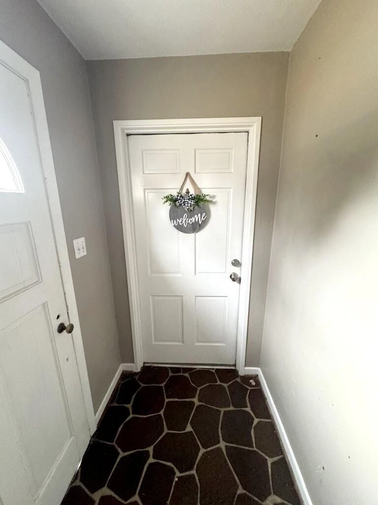 1811 Windsor AVE - Photo 22