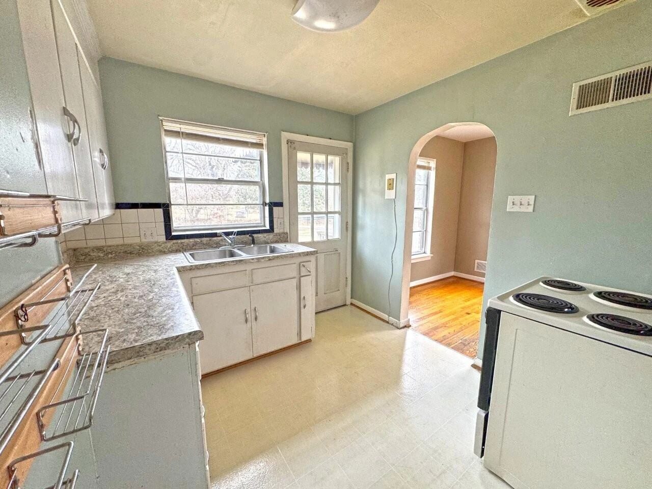 1811 Windsor AVE - Photo 28