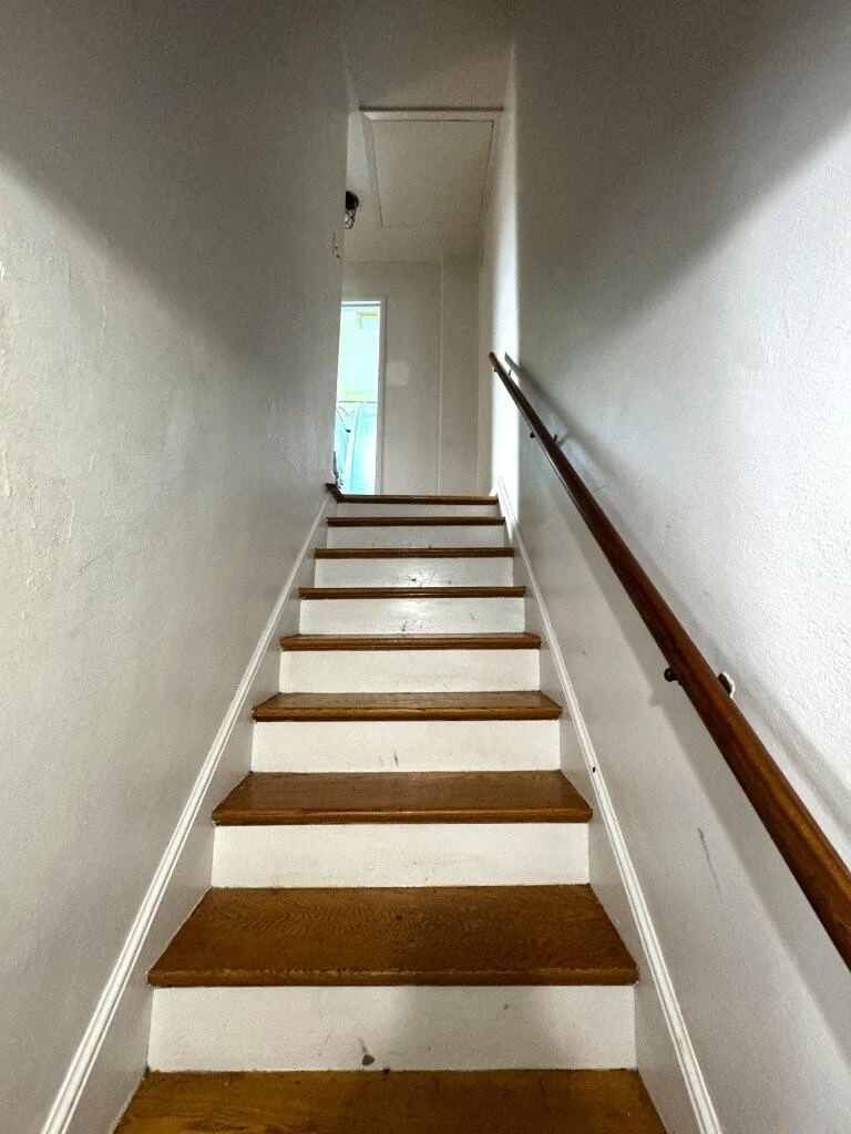 1811 Windsor AVE - Photo 32