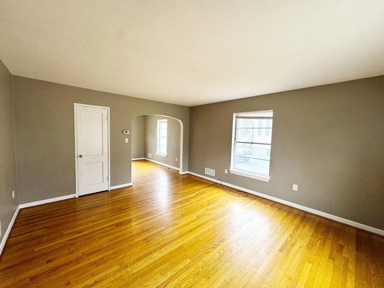 1811 Windsor AVE - Photo 9