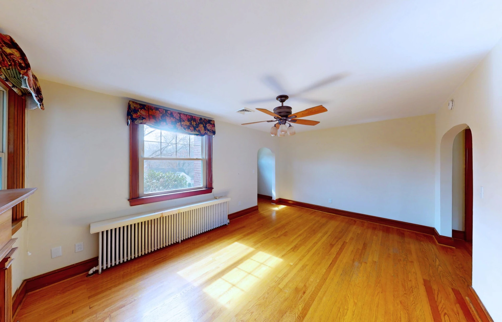 815 Windsor AVE - Photo 11
