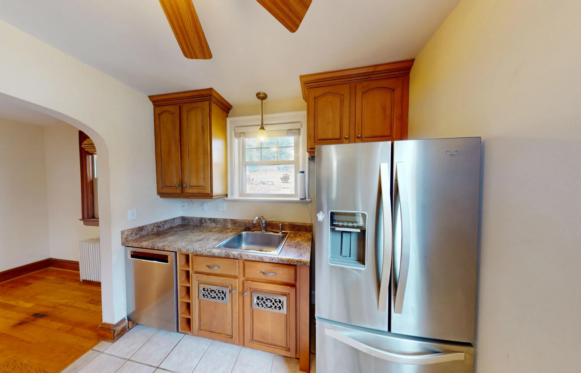 815 Windsor AVE - Photo 15