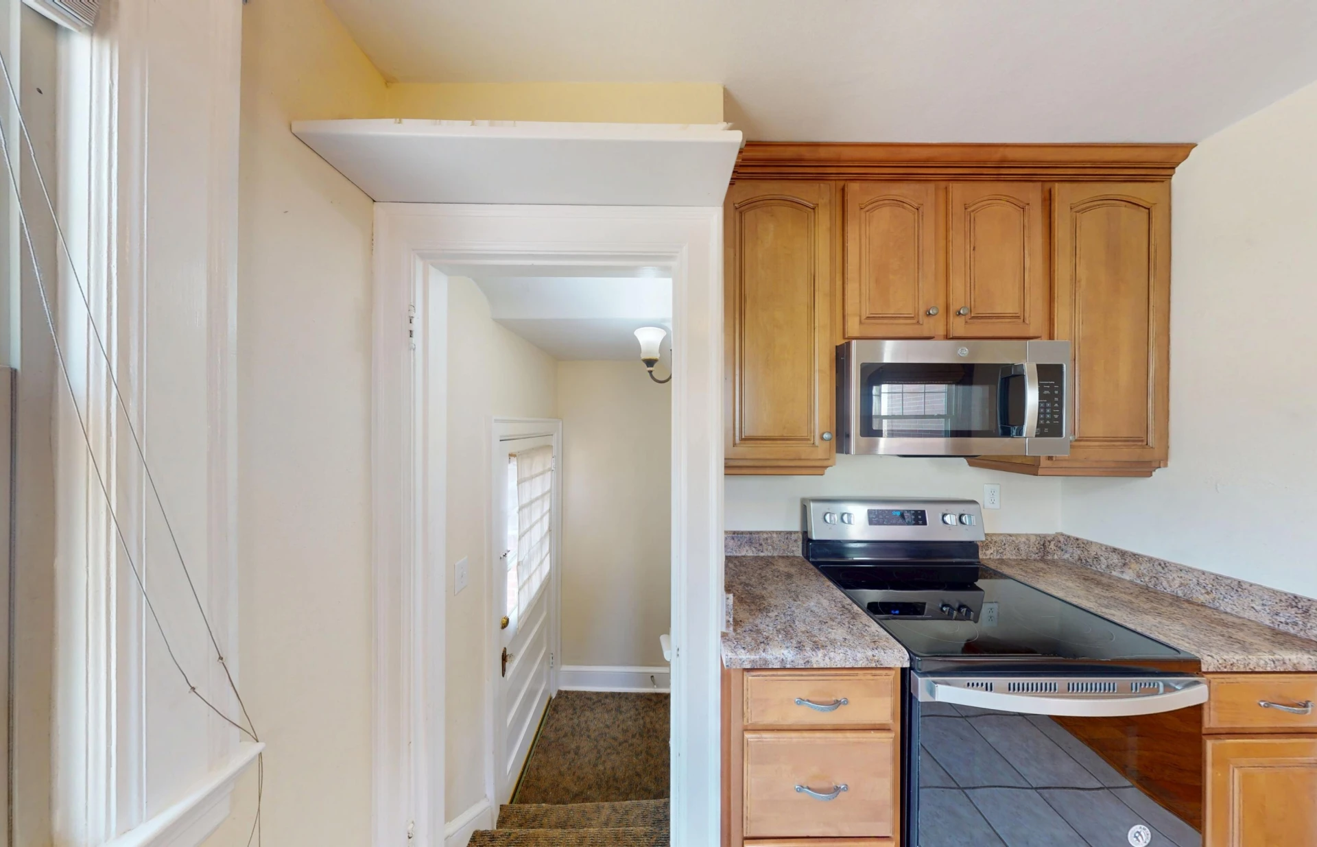 815 Windsor AVE - Photo 16