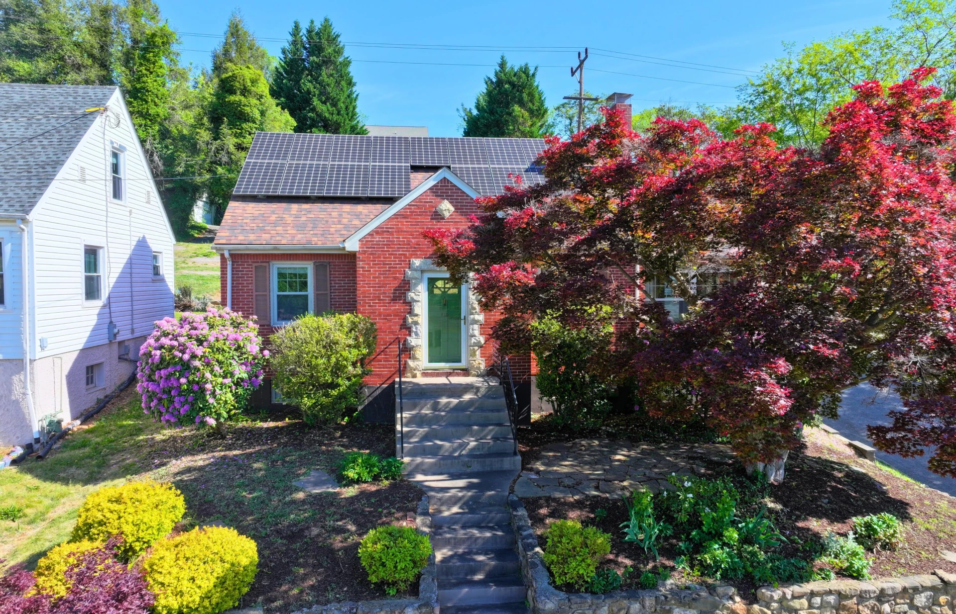 815 Windsor AVE - Photo 2