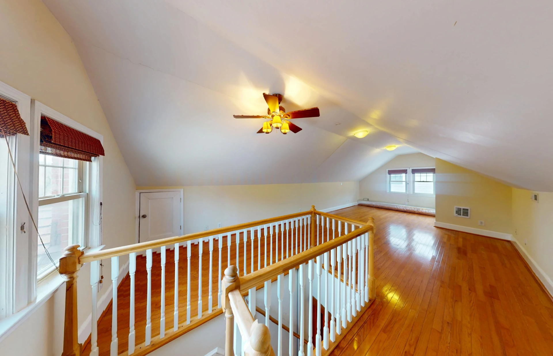 815 Windsor AVE - Photo 20