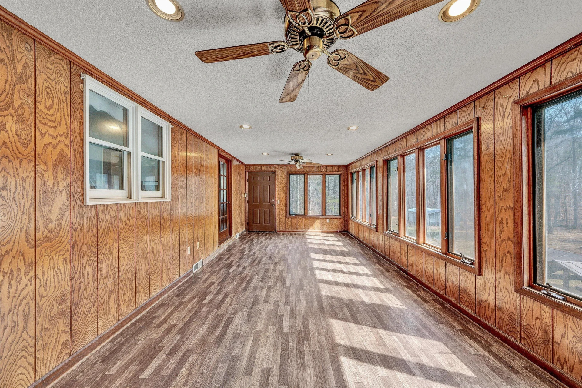 380 Countrywood LN - Photo 21
