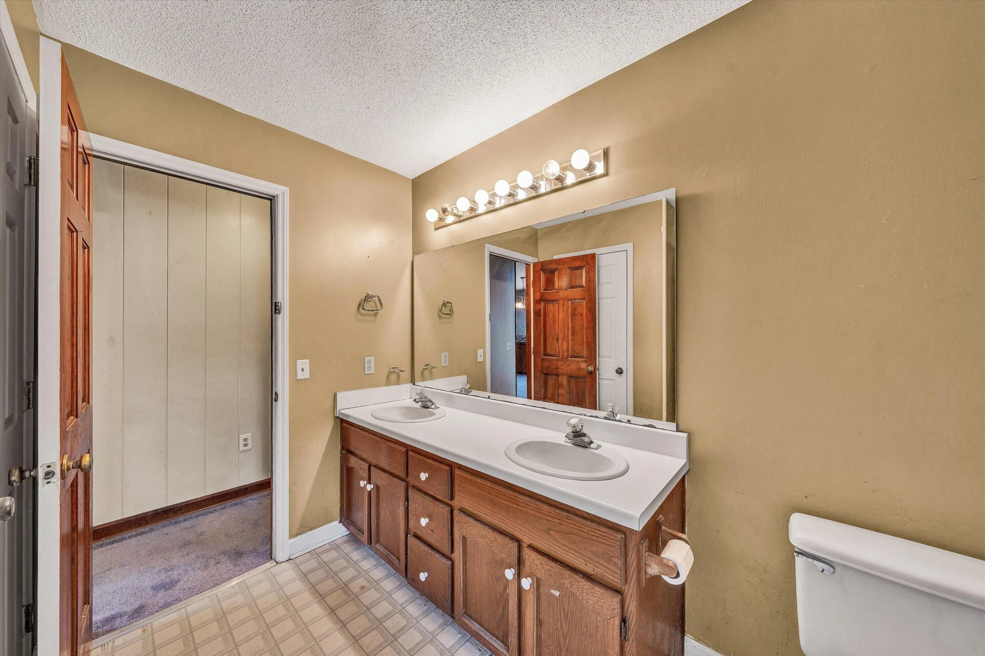 380 Countrywood LN - Photo 26