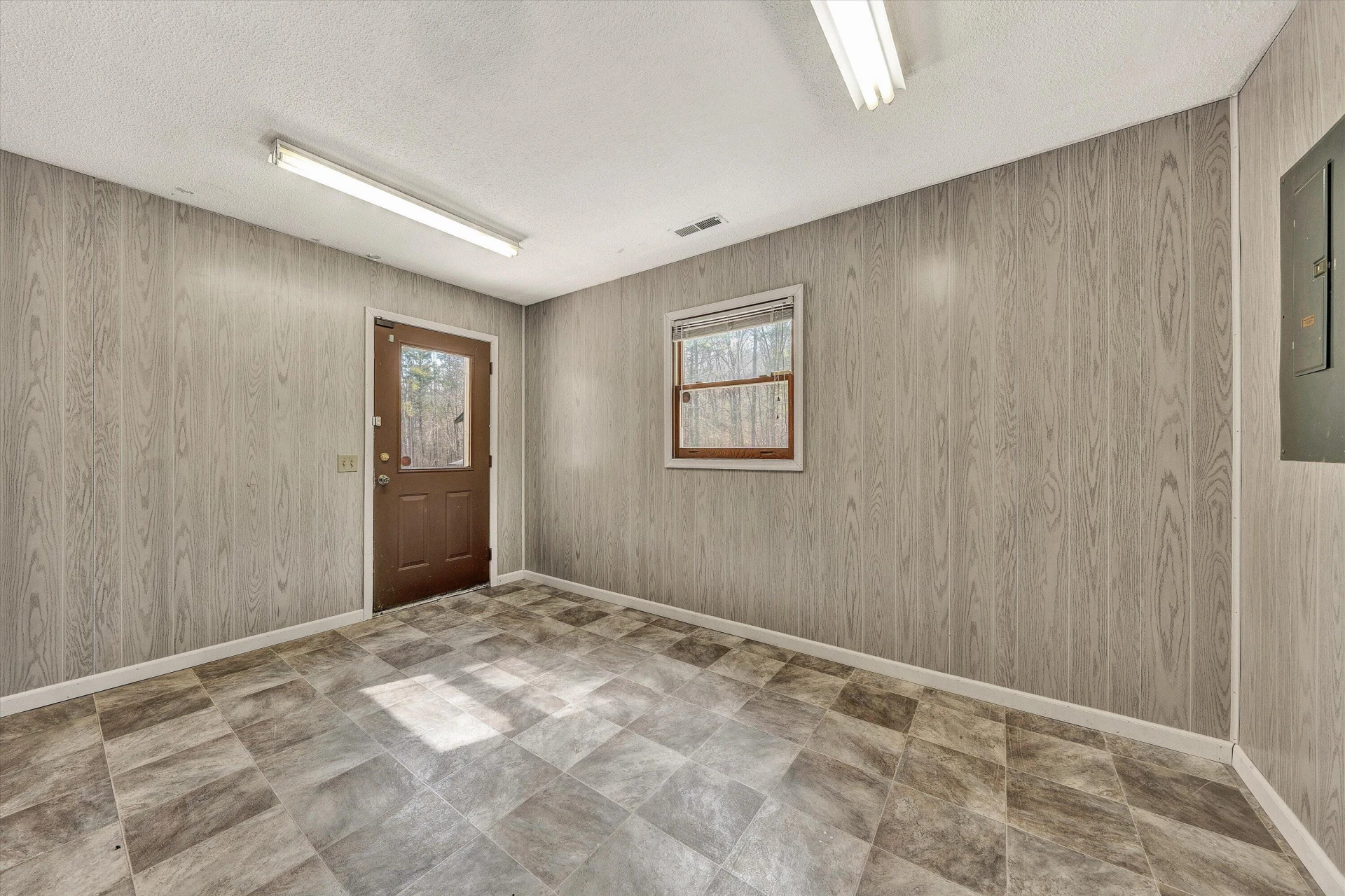 380 Countrywood LN - Photo 34