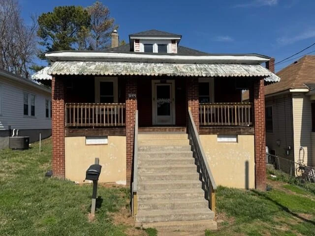 1144 Tompkins AVE