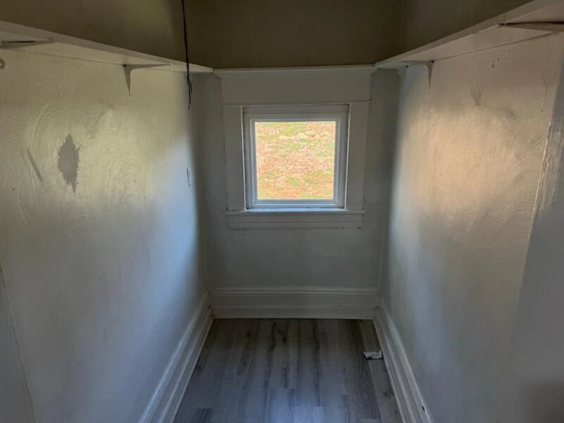 1144 Tompkins AVE - Photo 17
