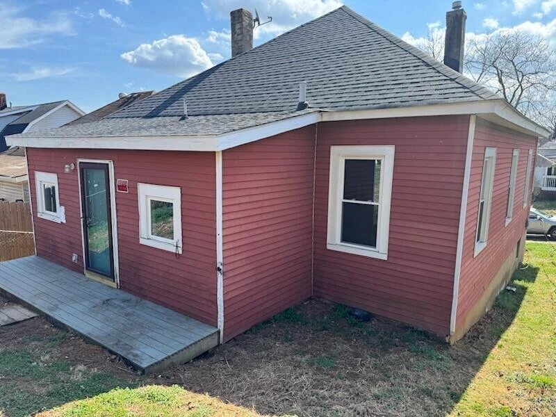 1144 Tompkins AVE - Photo 21