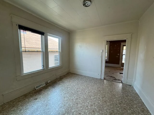 1144 Tompkins AVE - Photo 8