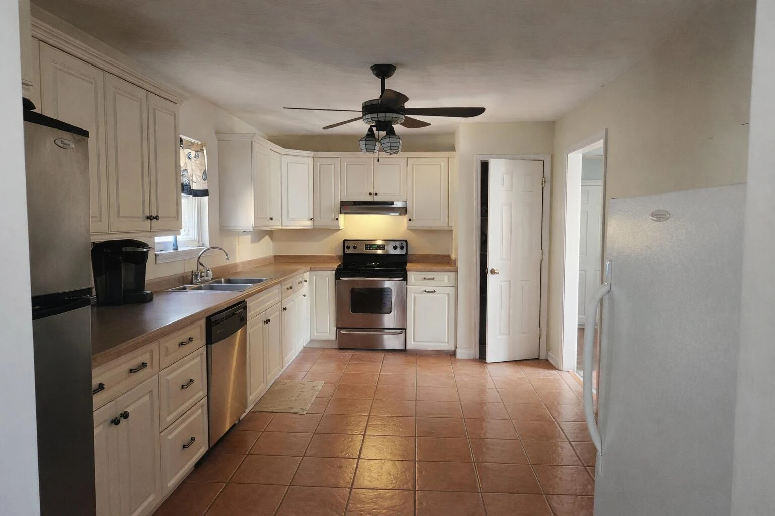 97 Cedar Bluff LN - Photo 4