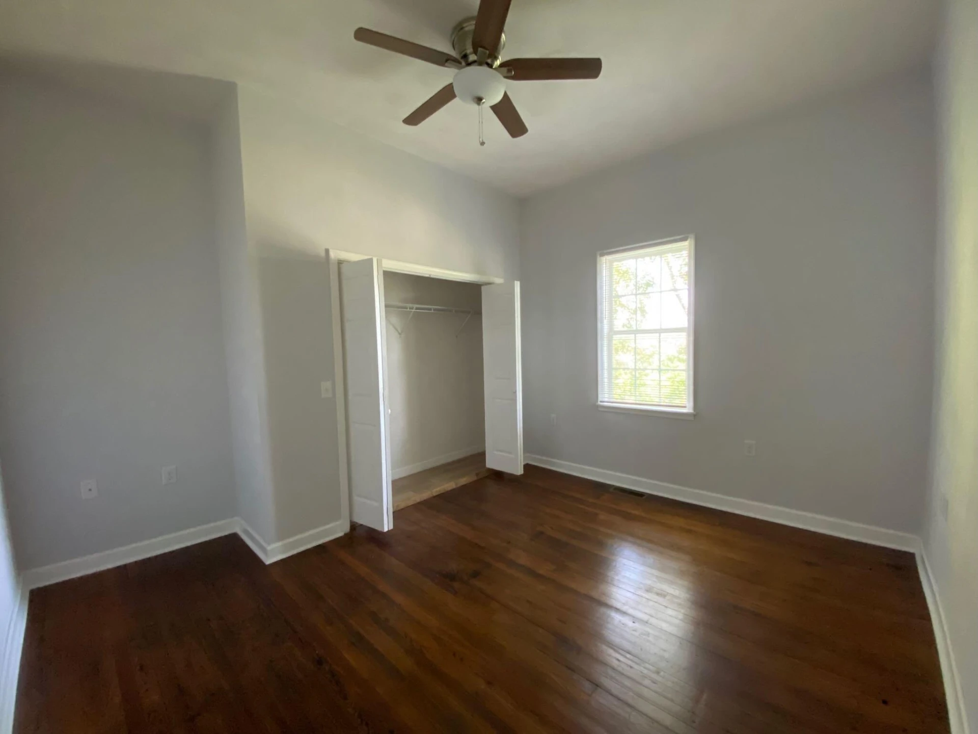 1827 Roanoke AVE - Photo 17