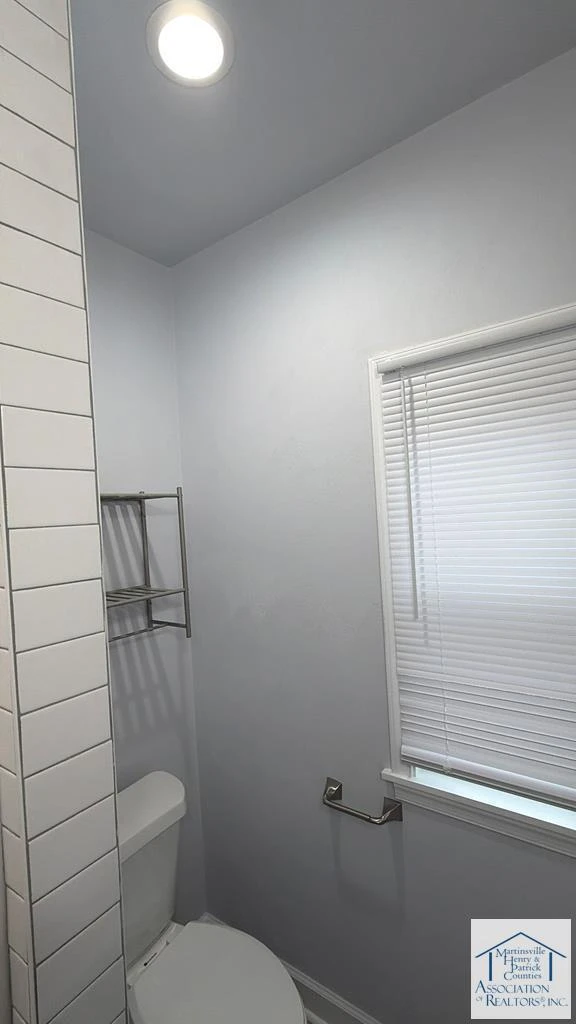 1827 Roanoke AVE - Photo 4