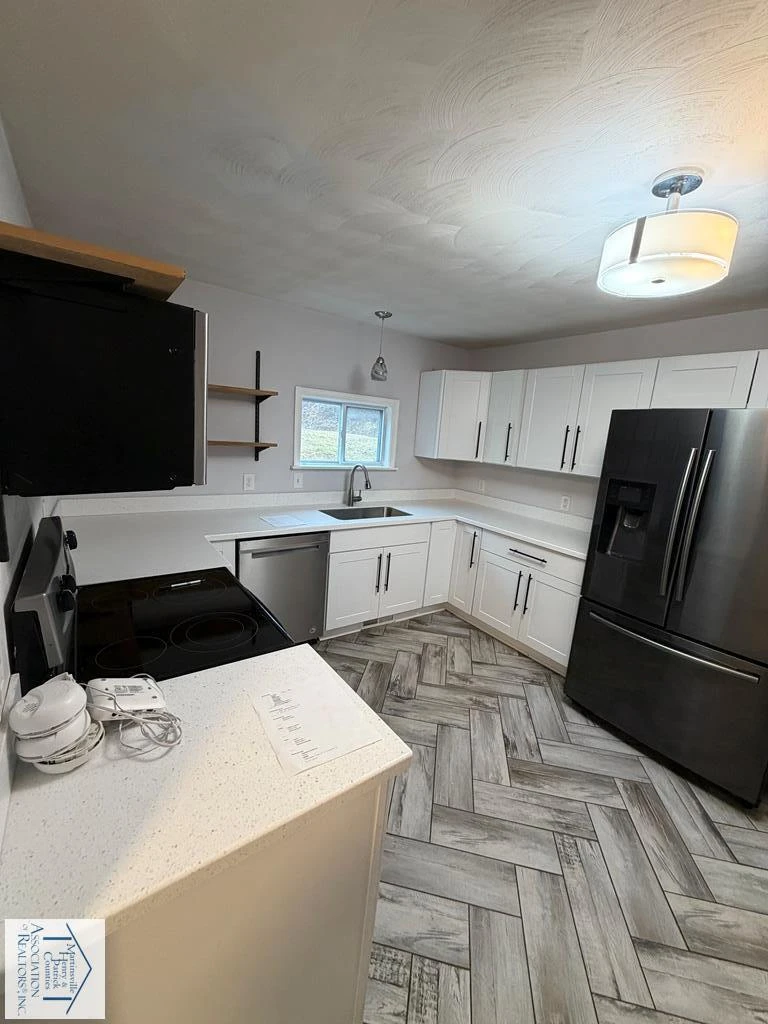 1827 Roanoke AVE - Photo 8
