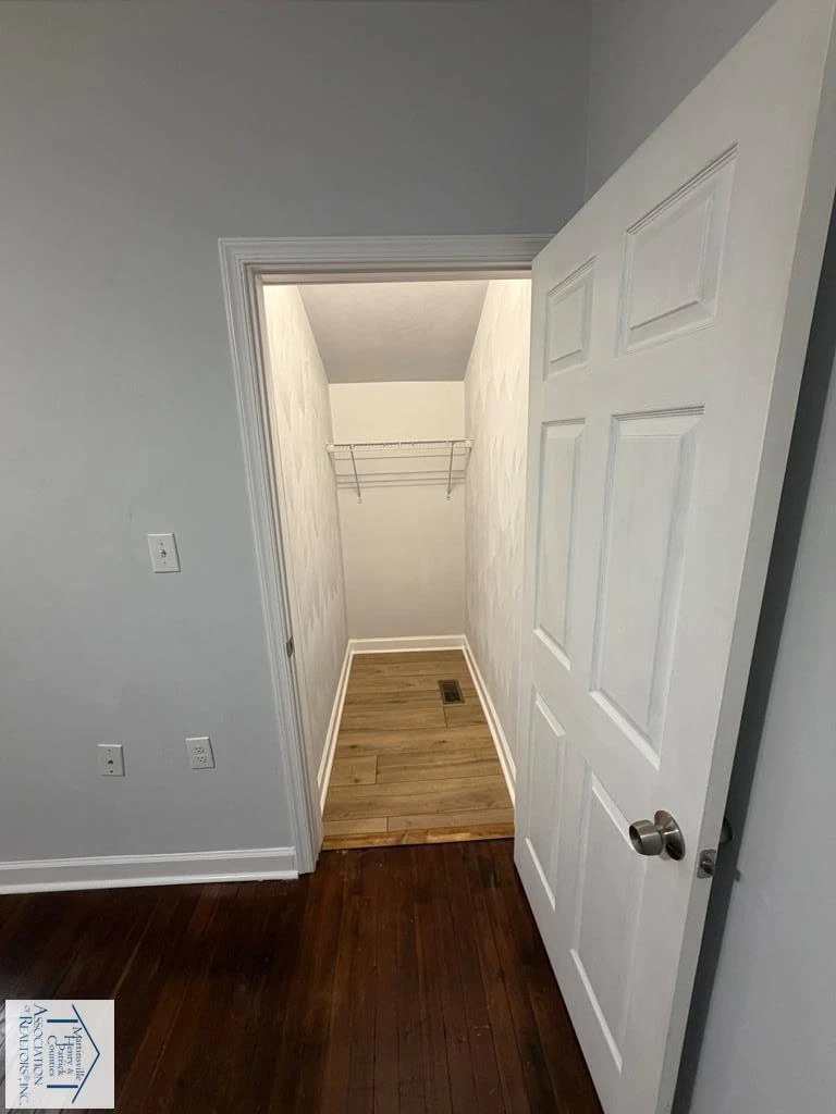 1827 Roanoke AVE - Photo 9