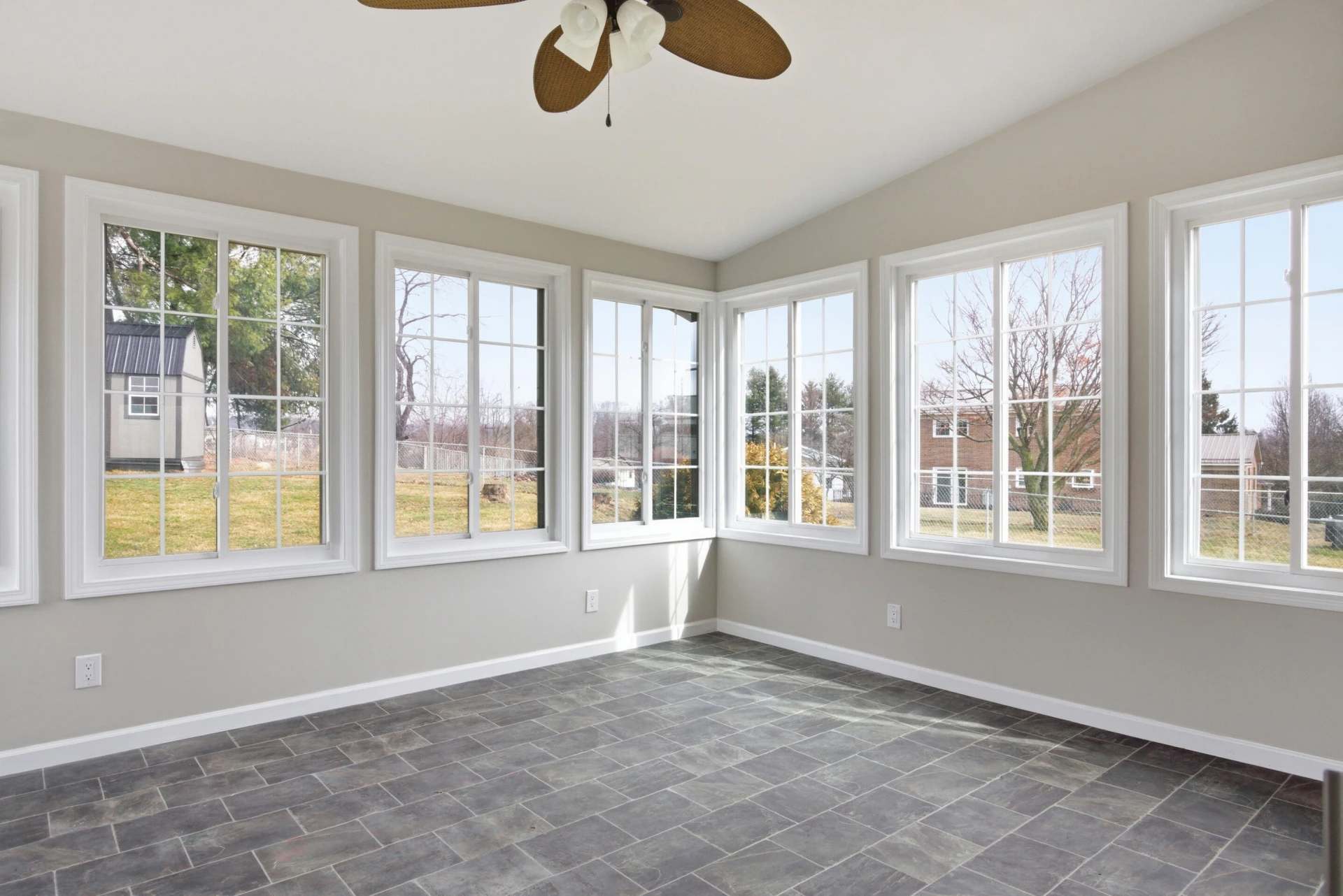 1270 Crestview DR - Photo 28