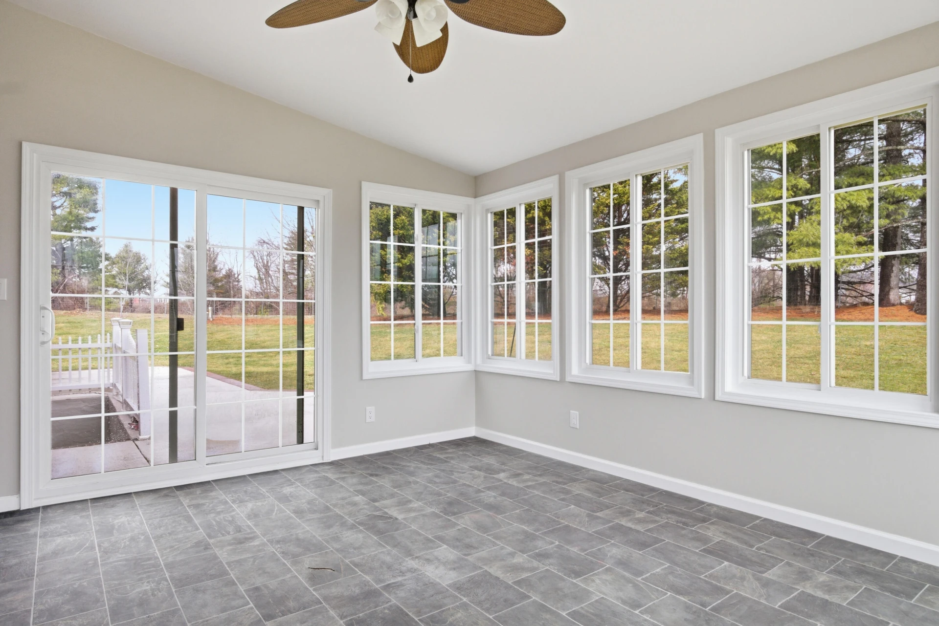 1270 Crestview DR - Photo 30
