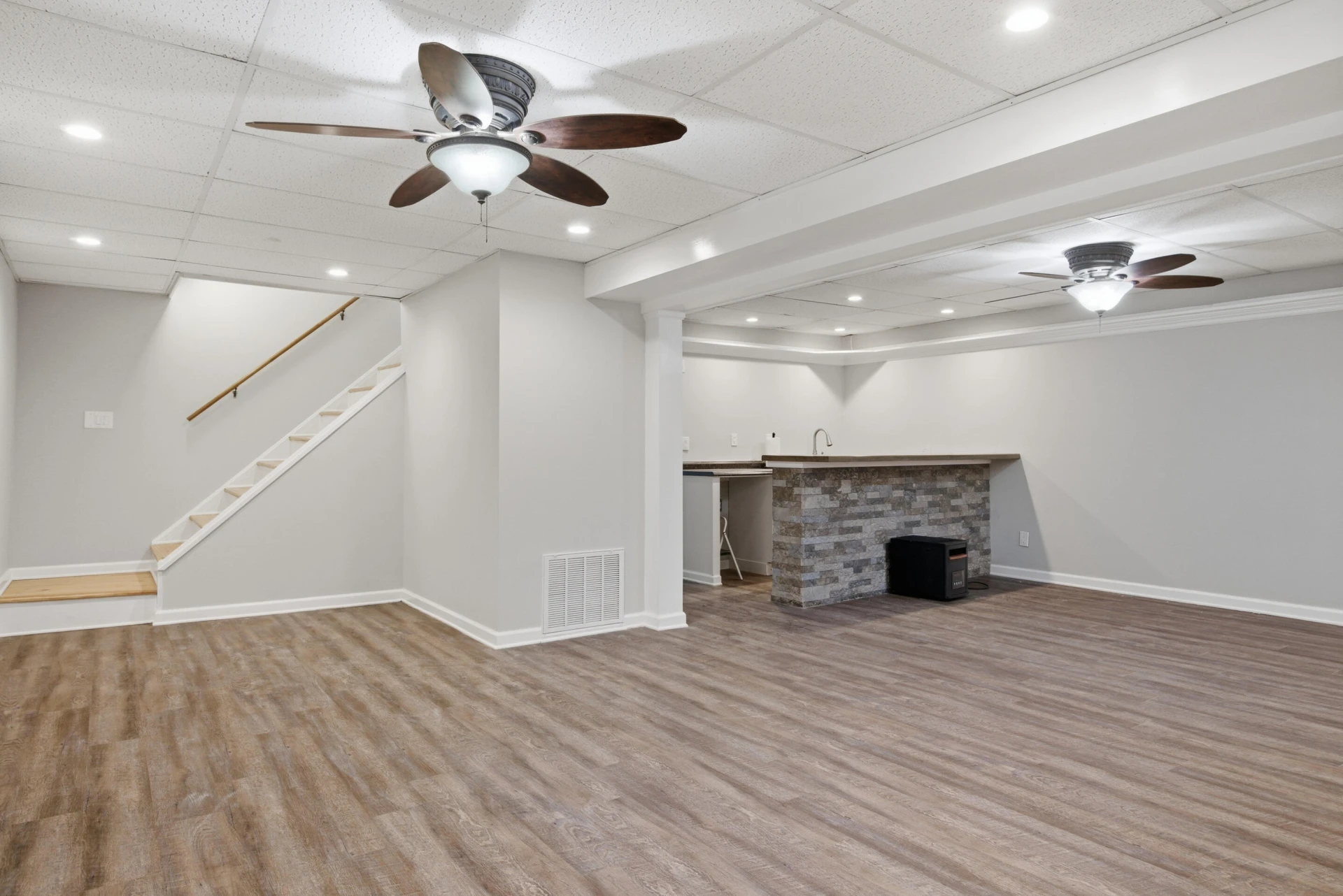 1270 Crestview DR - Photo 51