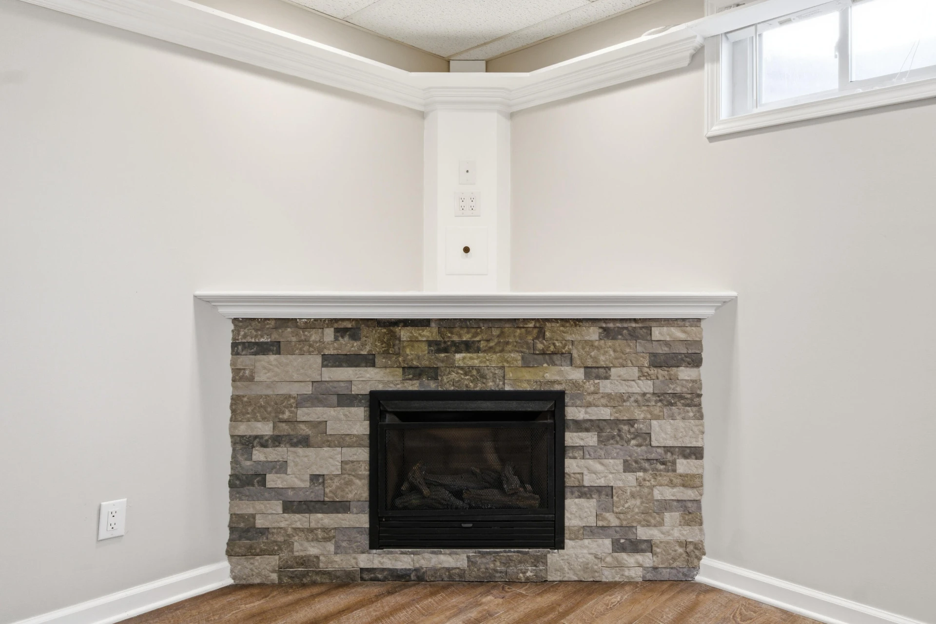 1270 Crestview DR - Photo 54