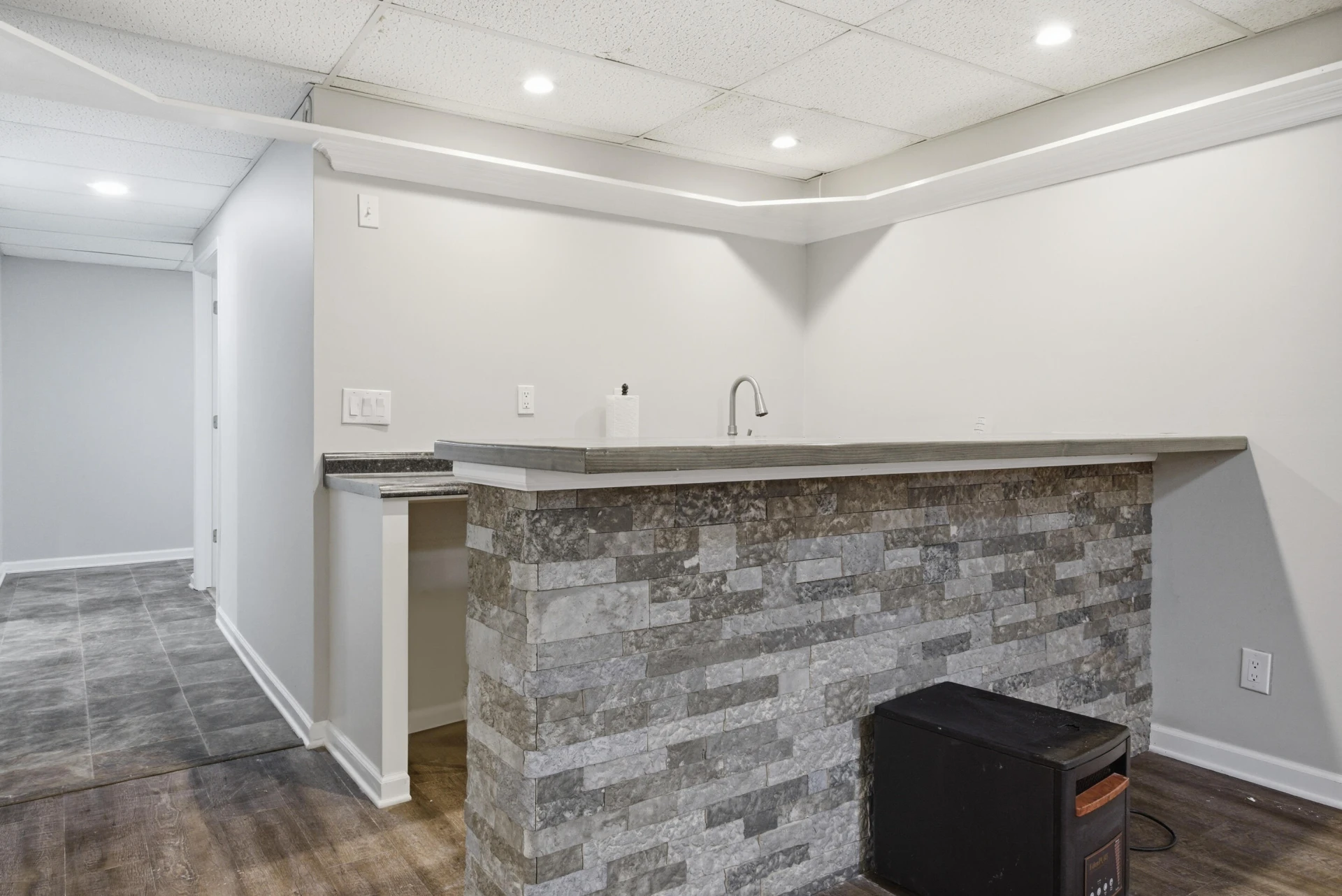 1270 Crestview DR - Photo 55