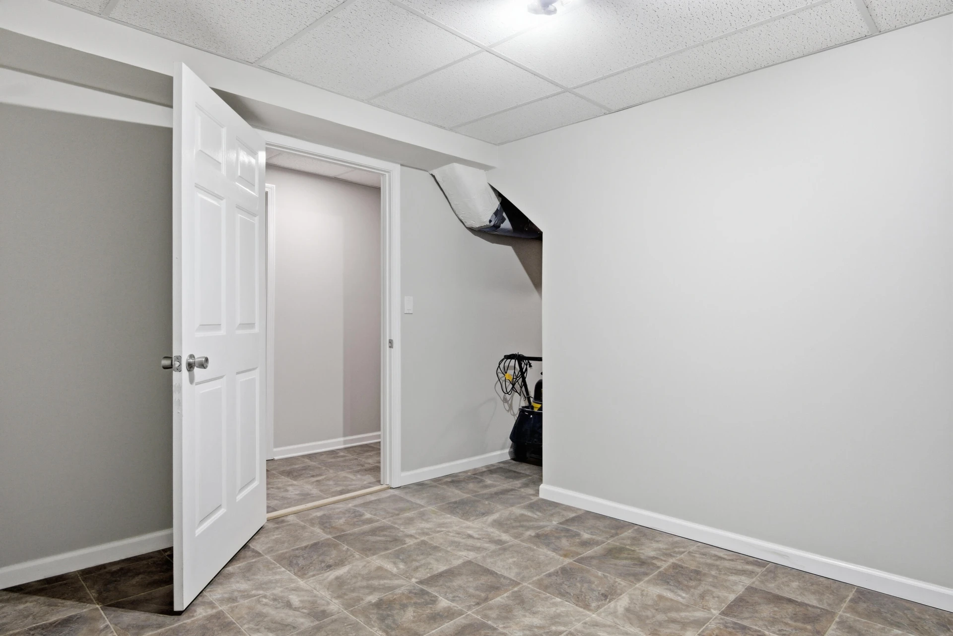1270 Crestview DR - Photo 58