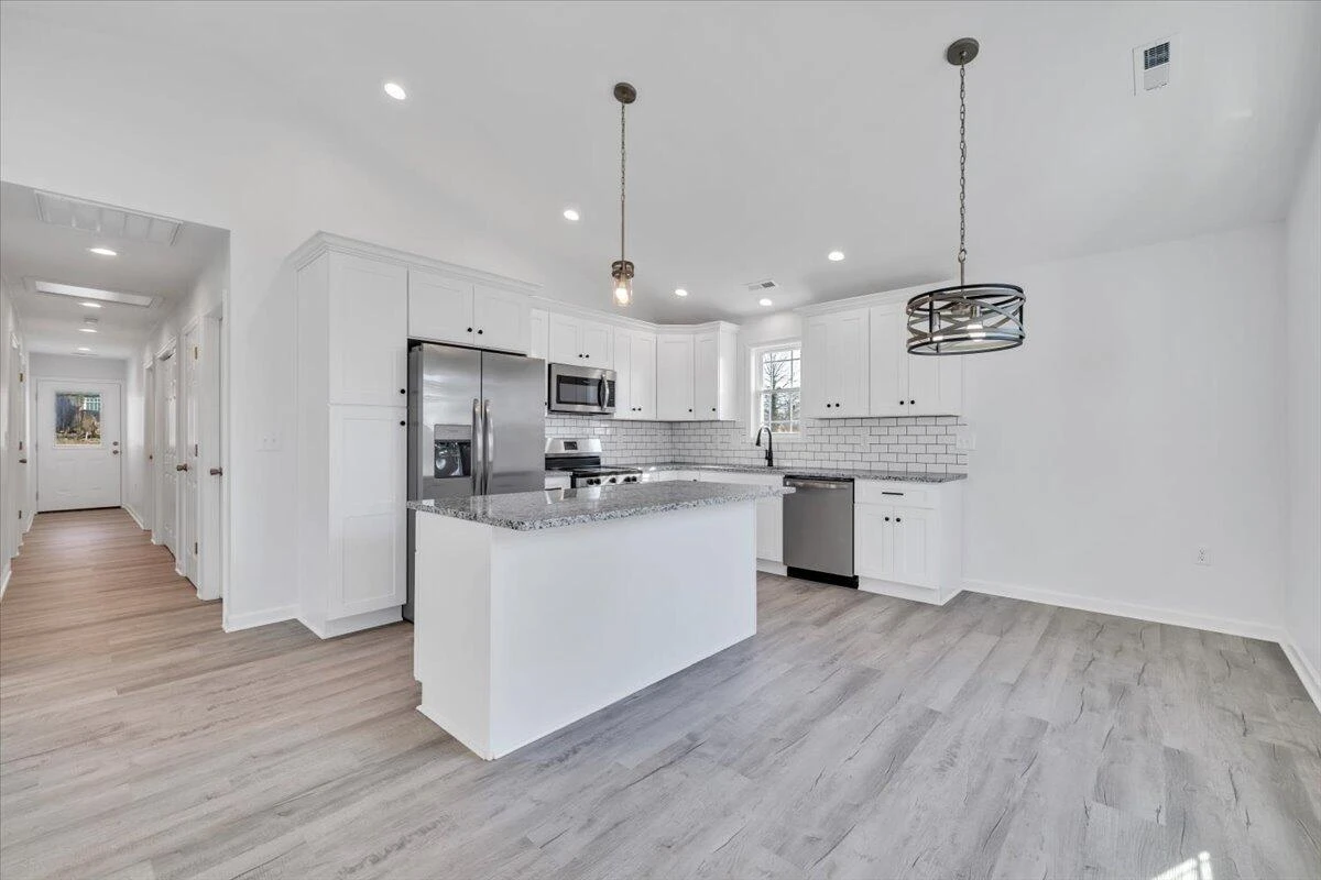 1018 Morehead AVE - Photo 10
