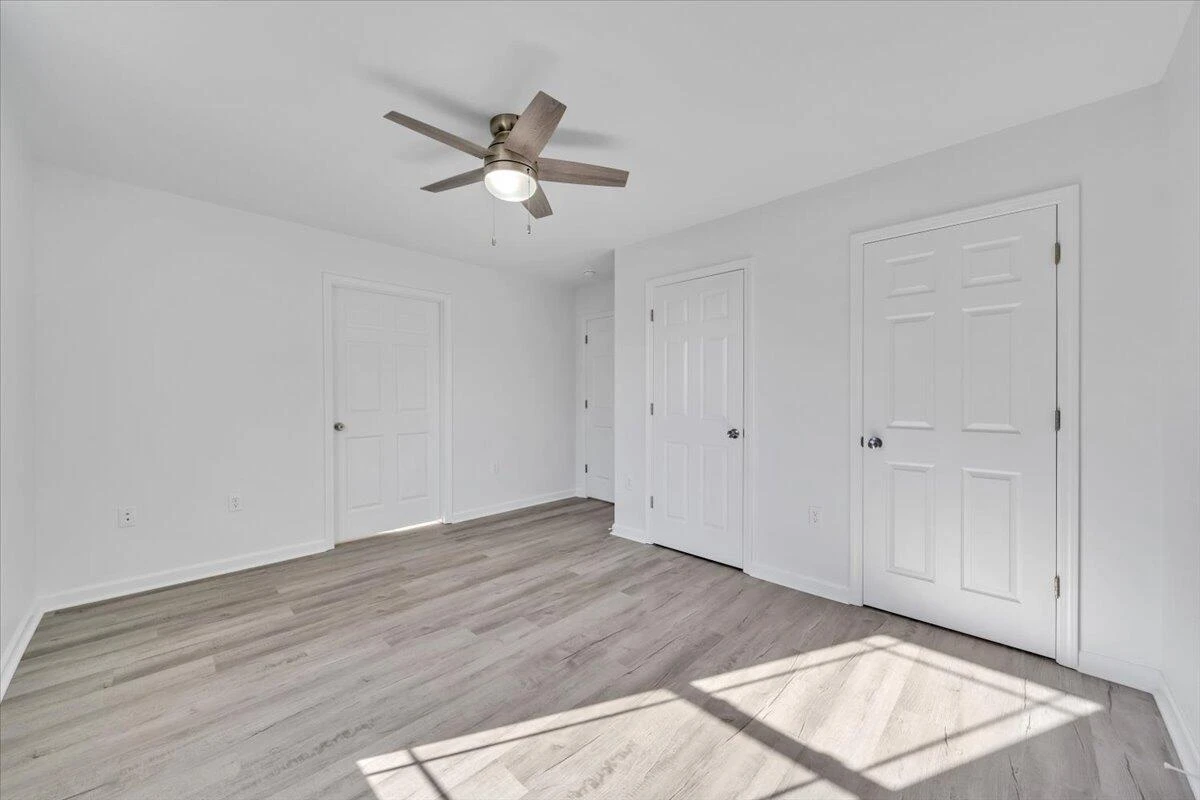 1018 Morehead AVE - Photo 18