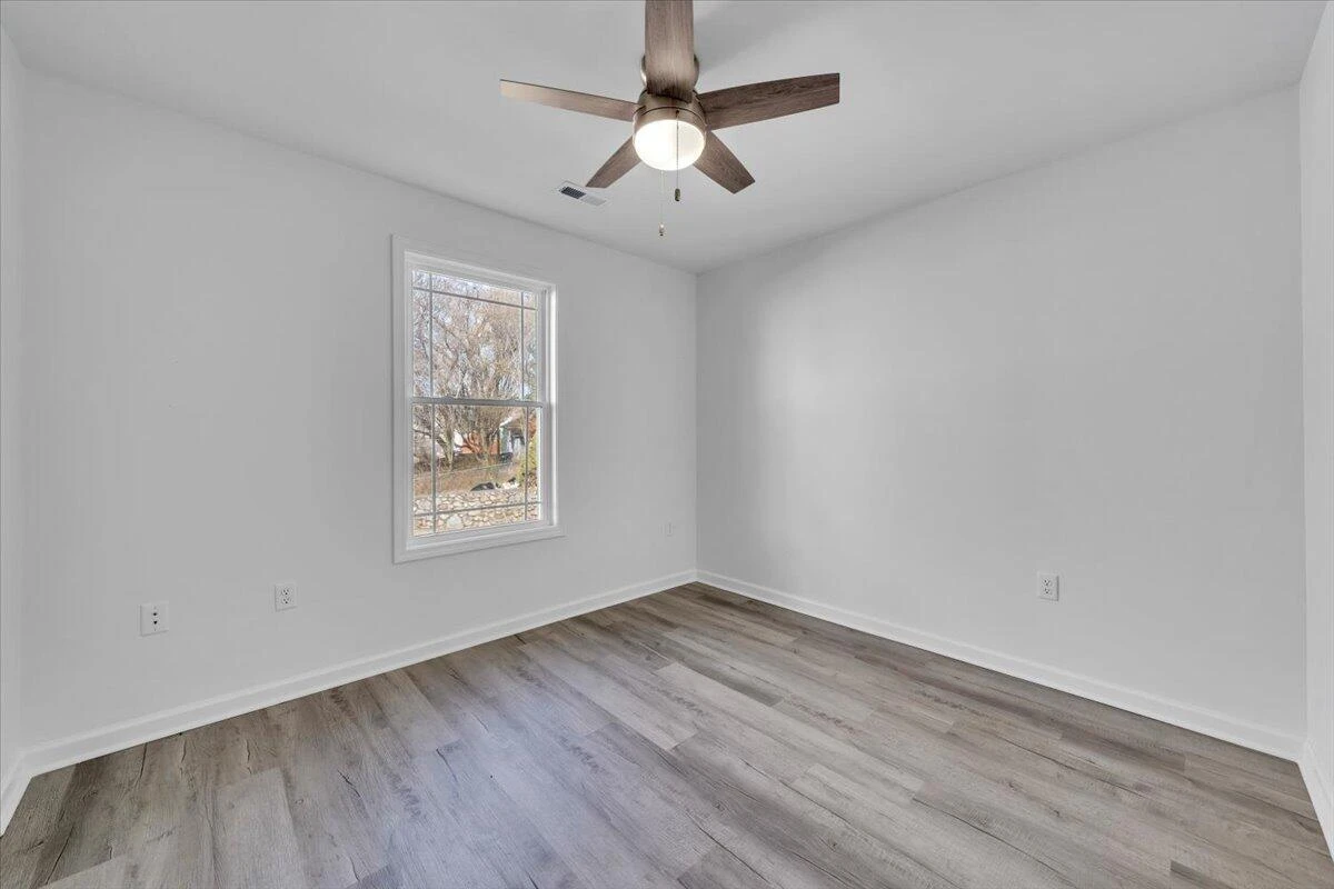 1018 Morehead AVE - Photo 23