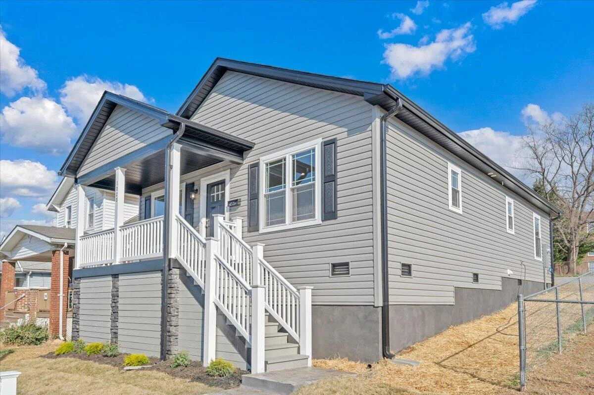 1018 Morehead AVE - Photo 33