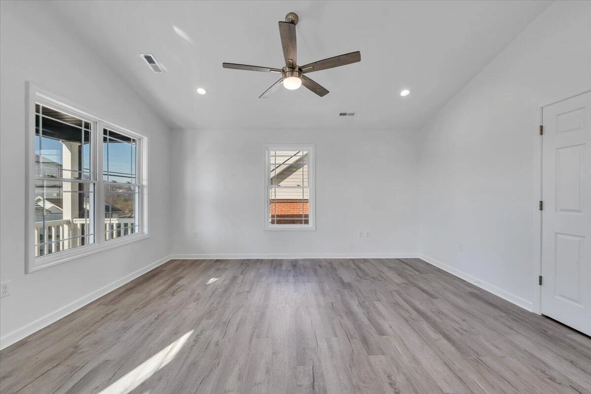 1018 Morehead AVE - Photo 5