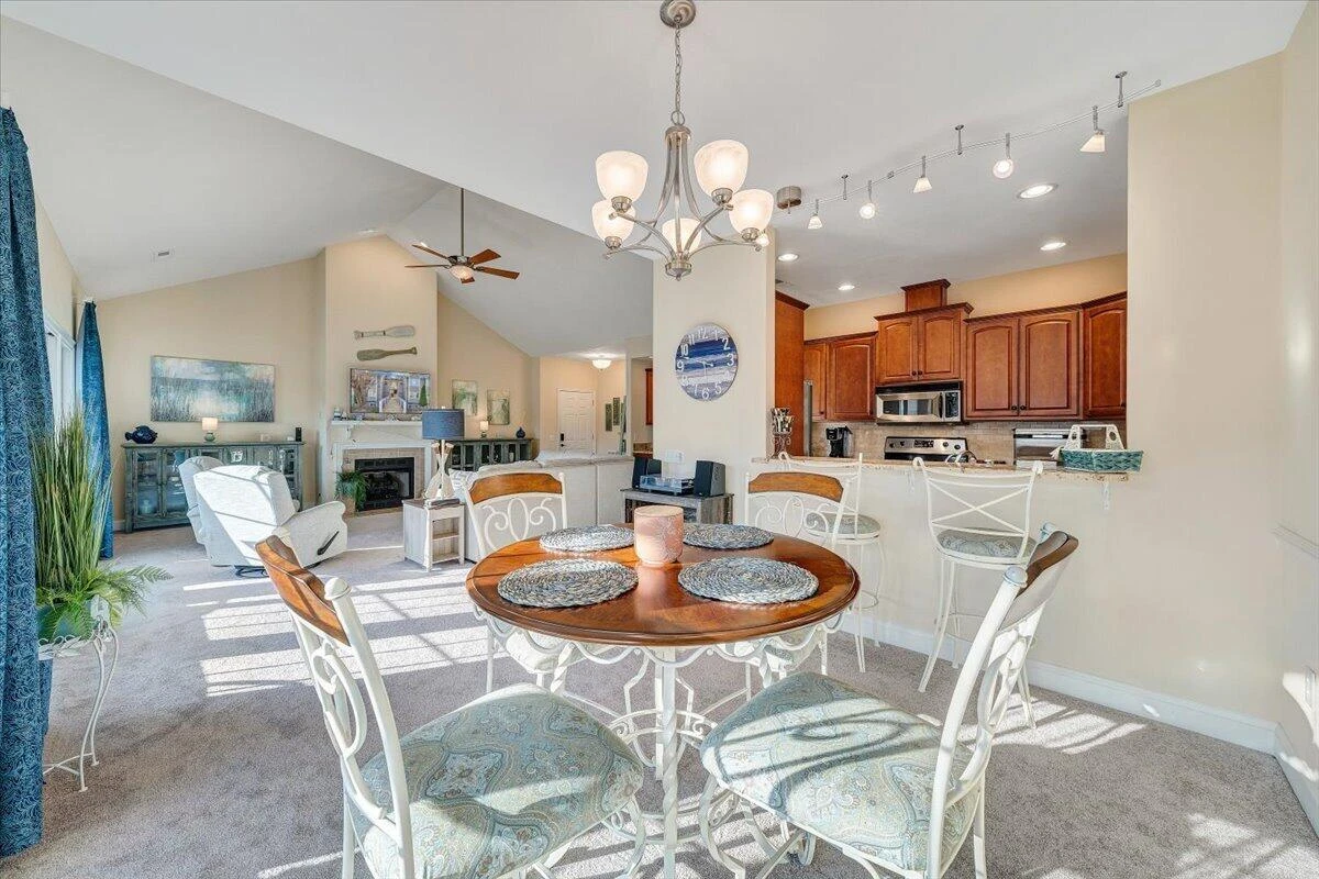 300 Pointe Shore DR #411 - Photo 24