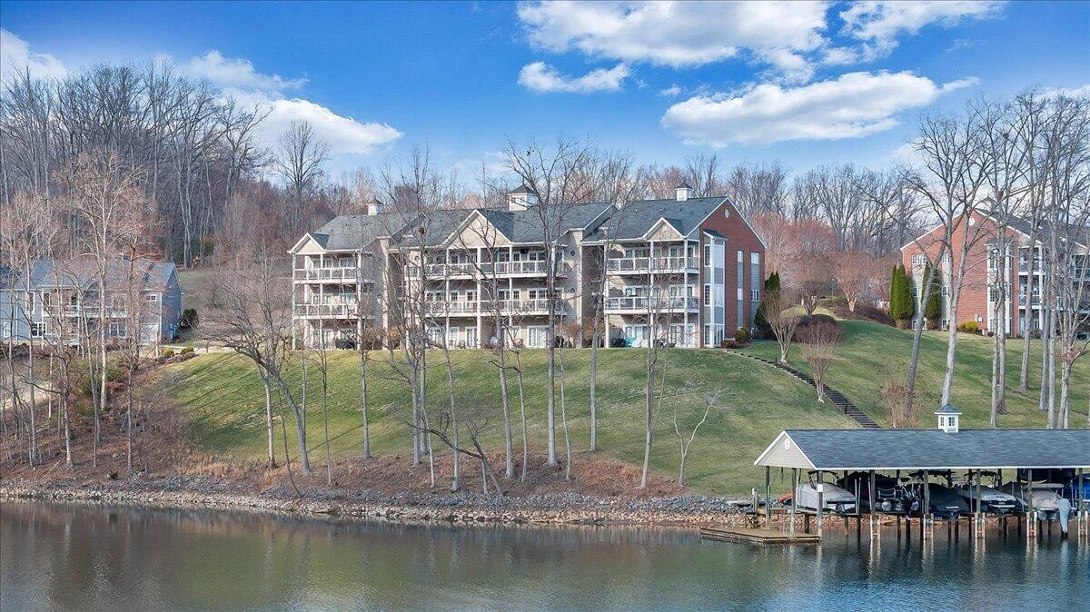 300 Pointe Shore DR #411 - Photo 62
