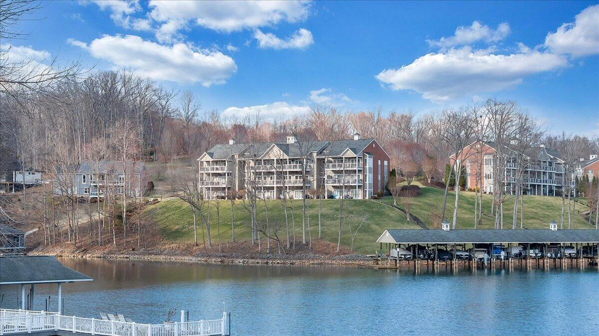 300 Pointe Shore DR #411 - Photo 65
