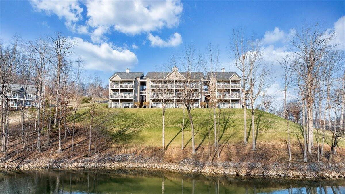 300 Pointe Shore DR #411 - Photo 68