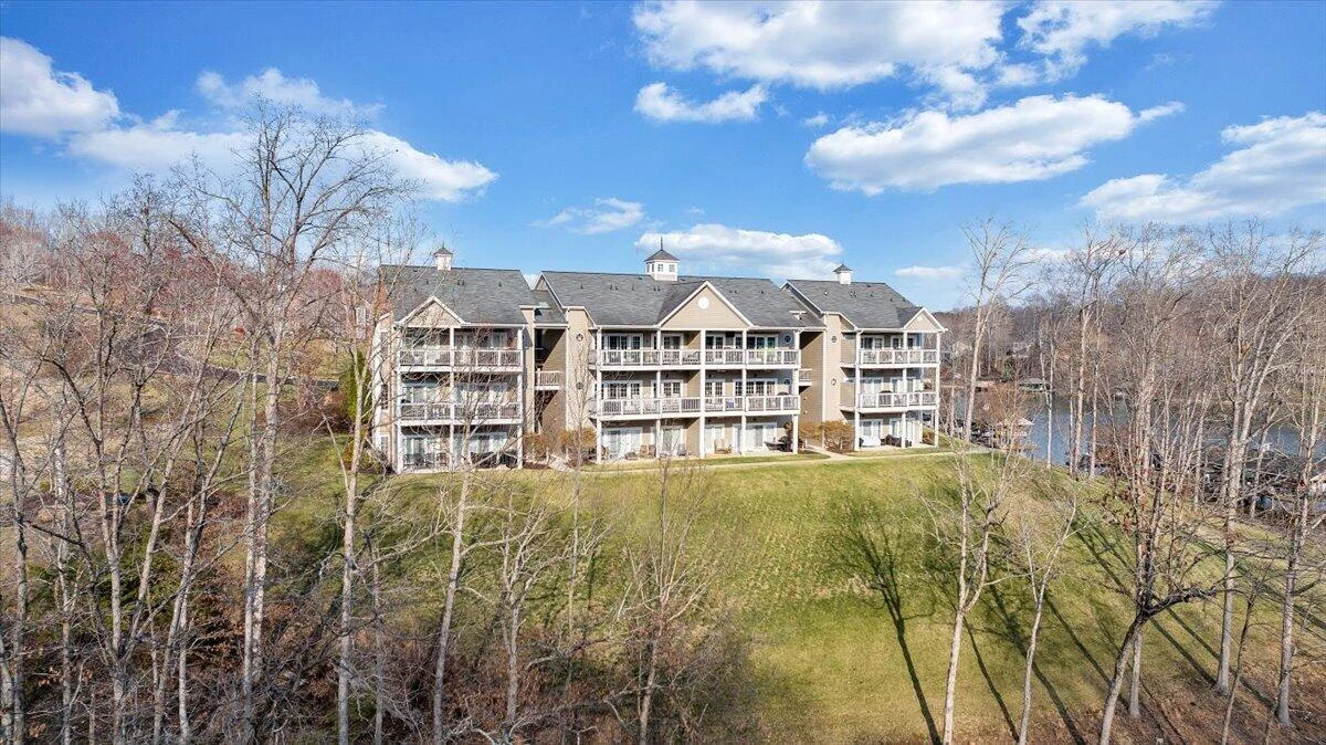 300 Pointe Shore DR #411 - Photo 69